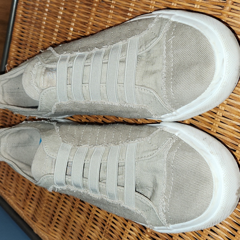 Slip-On Sneakers